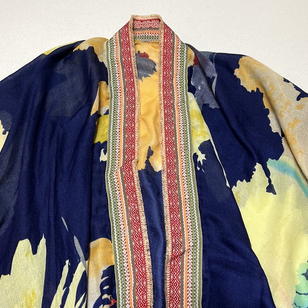 The Accessory Collective Kimono - Picture 5 of 5